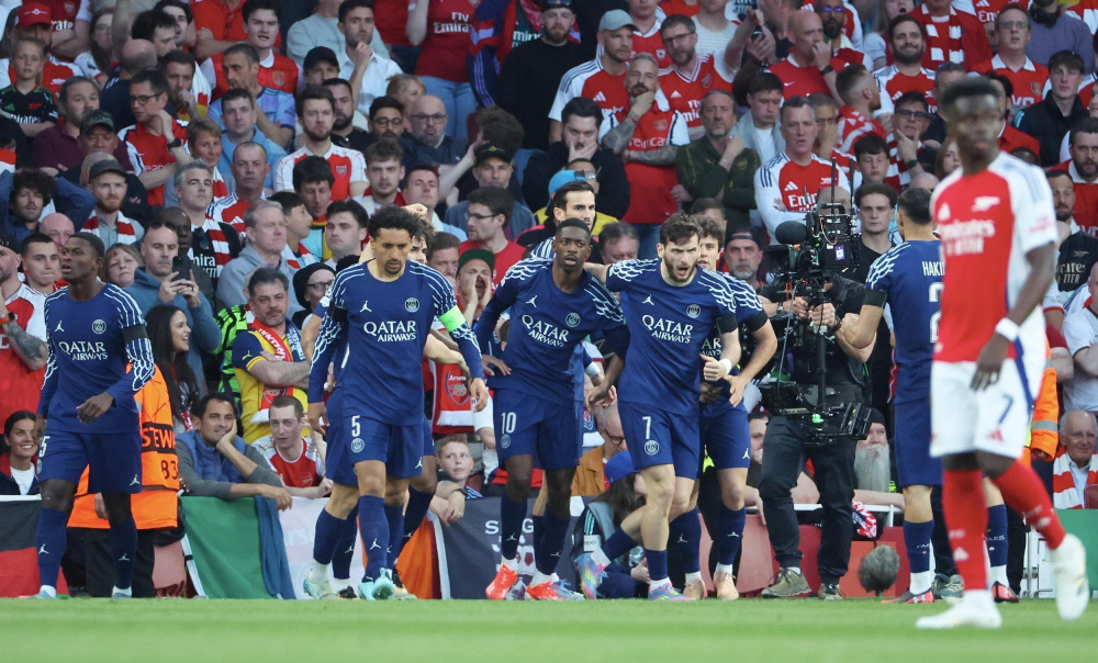 保级生死战戴帽，内马尔时隔1334天再度上演帽子戏法