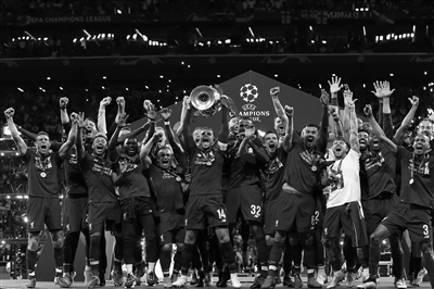 FC东京推出与韩国知名女团BLACKPINK联名产品（FC东京携手韩国人气女团BLACKPINK发布联名系列）