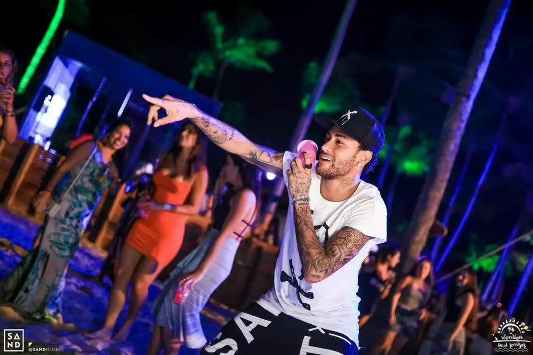 记者：尤文不考虑用K·图拉姆交换弗拉泰西，球员也希望留队（记者：尤文无意用K·图拉姆交换弗拉泰西，当事球员亦倾向留队）