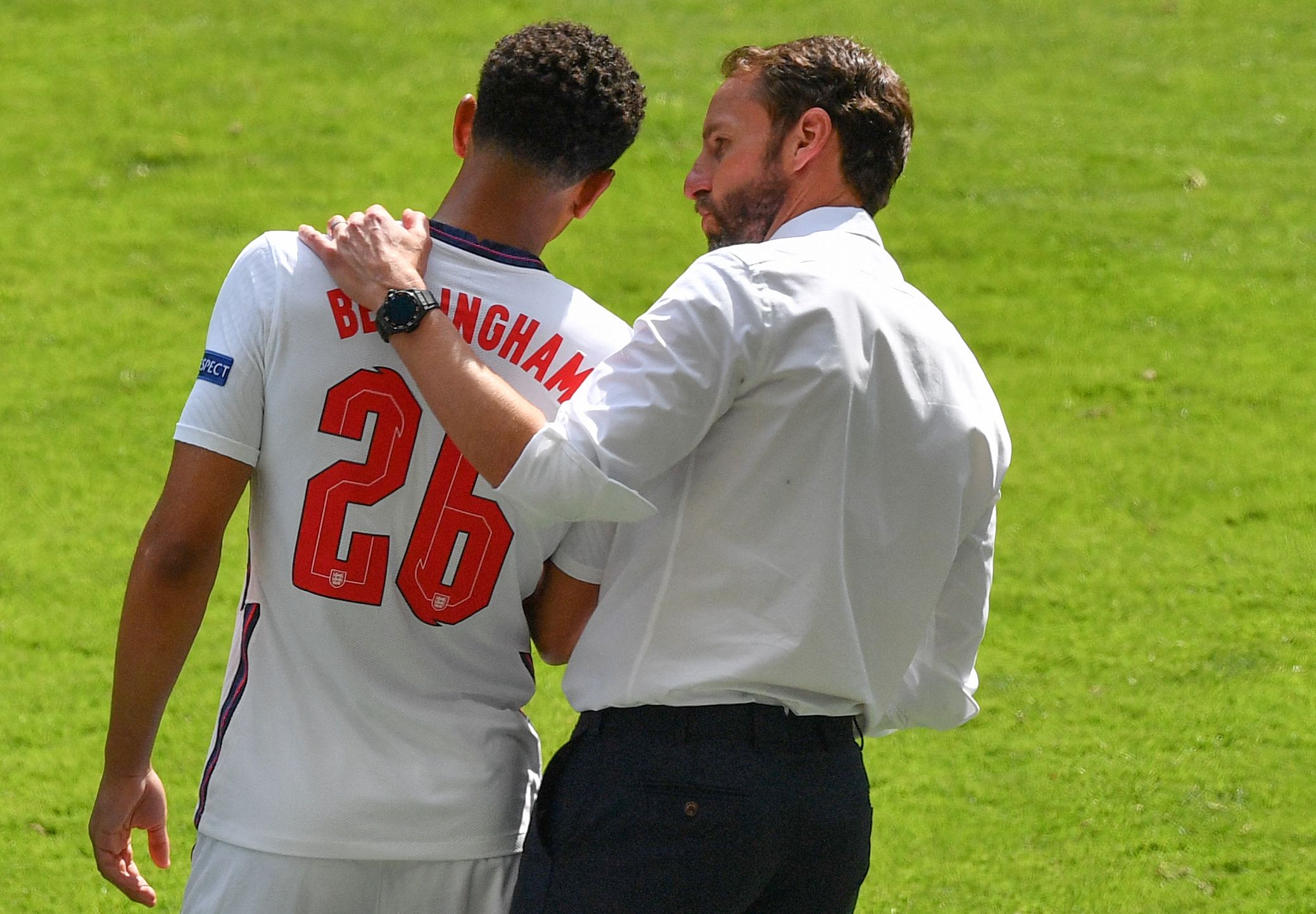 英超前瞻：阿森纳近十轮不败领跑，布伦特福德客场两连败（英超前瞻：阿森纳近10轮不败领跑，布伦特福德客场遭两连败）