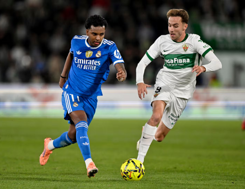 足球国足训练强度升级，体能教练参与指挥（国足训练强度加码，体能教练亲自指挥）