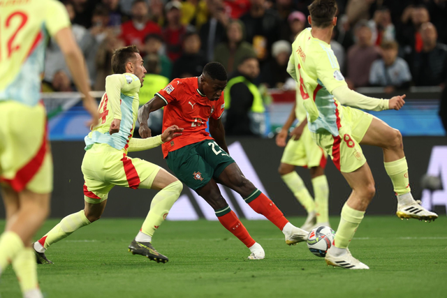 阿拉伯杯巴林3-1胜苏丹，离奇攻防双方错失良机