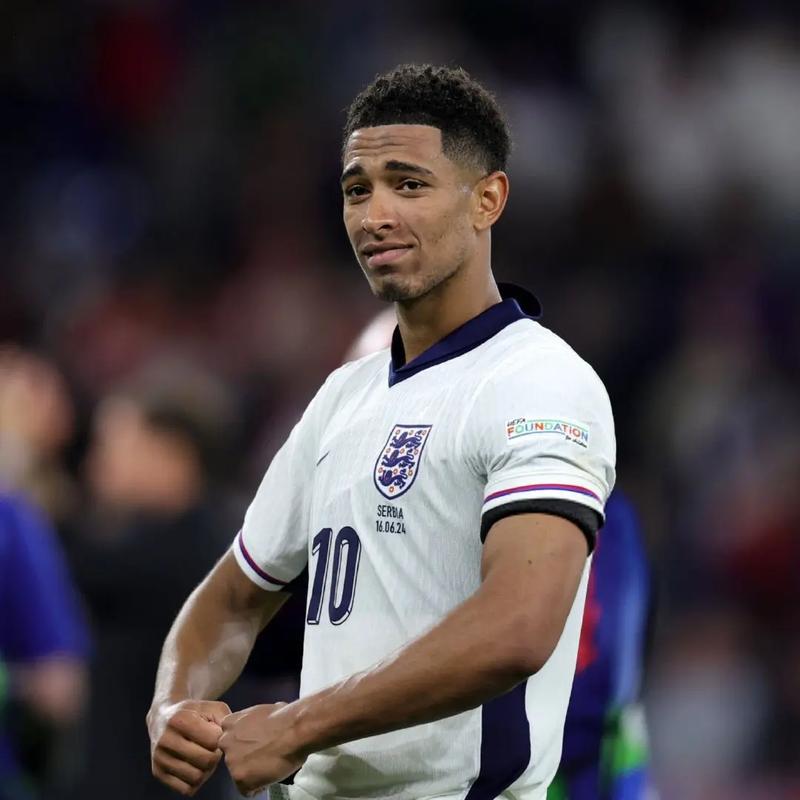 西甲前瞻：皇马力求新年前三连胜，塞维利亚相互交锋明显劣势（西甲前瞻：皇马冲击年前三连胜，塞维利亚历史交锋处于下风）