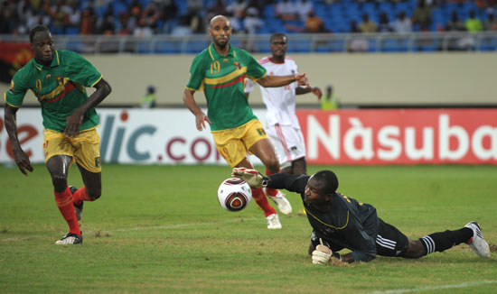 “追风少年”曲波忆国足生涯，深情感谢米卢（曲波回顾国足岁月：深情致谢米卢）