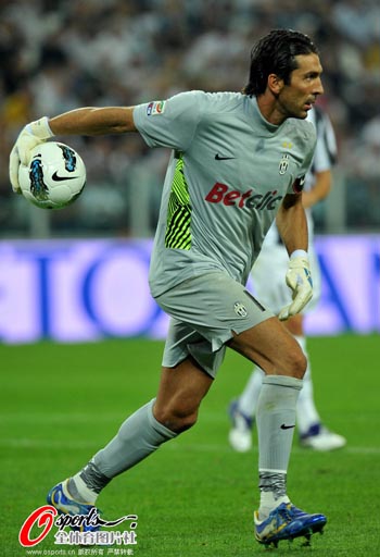 美记：鹈鹕球员和管理层认为威利·格林执教时，不严格约束锡安