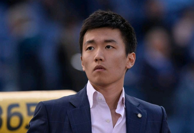 足球世界杯官方公布首批裁判名单，引发讨论