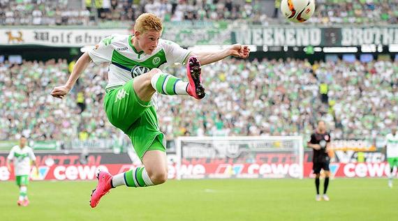 孙悦退役后与妻女定居美国，曾是NBA新星，早年受篮球启蒙，父母支持其篮球之路。