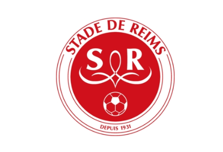 卡拉布里亚欧联攻入制胜球！挑球扣过对手+外脚背撩射一气呵成（欧联赛场卡拉布里亚制胜一击：挑球过人后外脚背劲射，一气呵成）