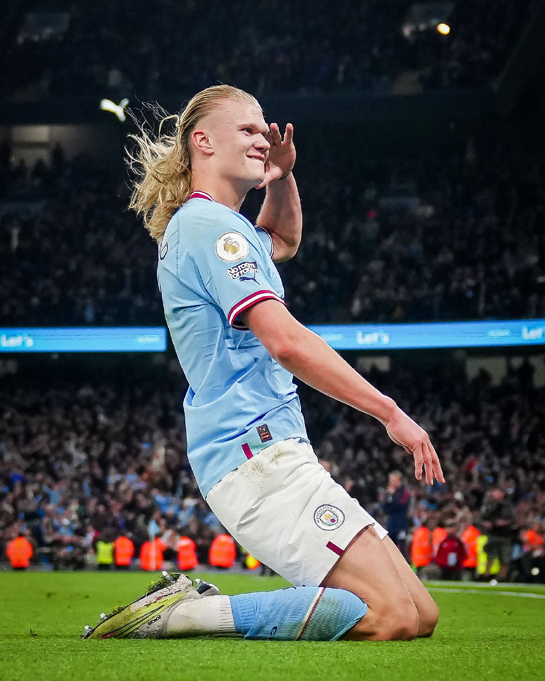 中超比赛亮点：上海海港绝杀山东泰山,（中超焦点战：上海海港补时绝杀山东泰山）